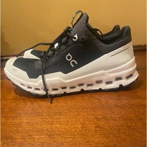 On Cloud shoe Women’s size 8.5